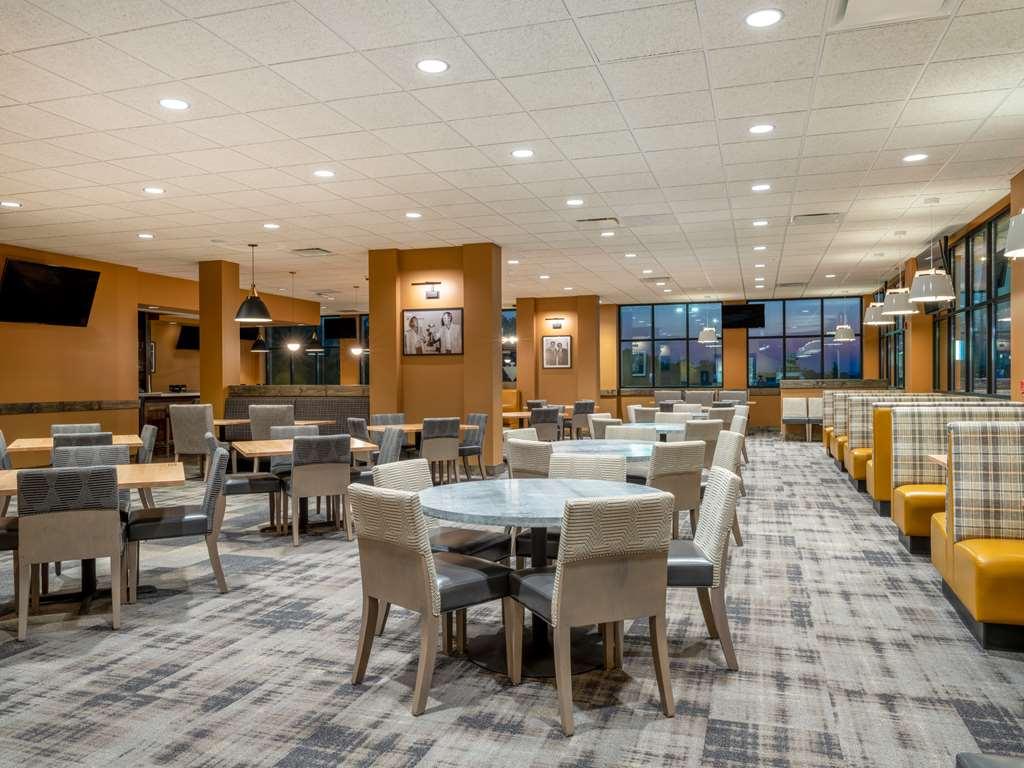 Hilton Garden Inn Jeffersonville Louisville North Restoran gambar
